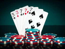Tampilan live casino dan sportsbook anaknaga4d dalam antarmuka mobile yang responsif dan modern
